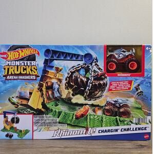 Hot Wheels Monster Trucks Rhinomite Chargin' Challenge Playset NWT